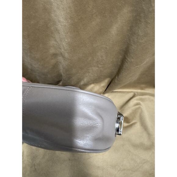 Marc Jacobs The Pushlock Mini Hobo Cement Soft Leather - Picture 6 of 10